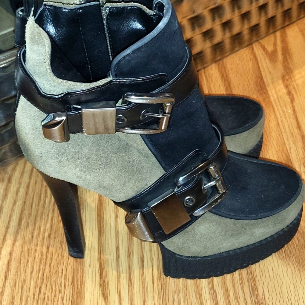Bcbg ankle bootie